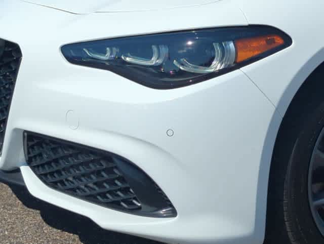 Used 2025 Alfa Romeo Giulia AWD image 11