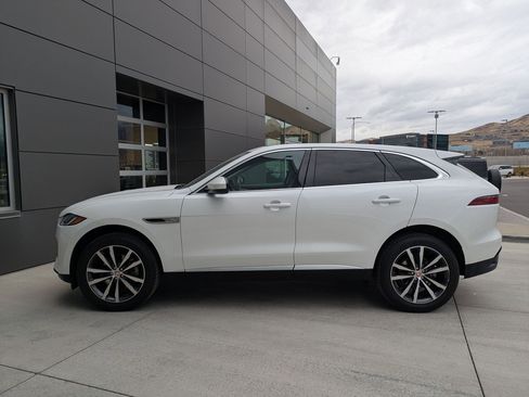 Used 2023 Jaguar F-PACE S image 11