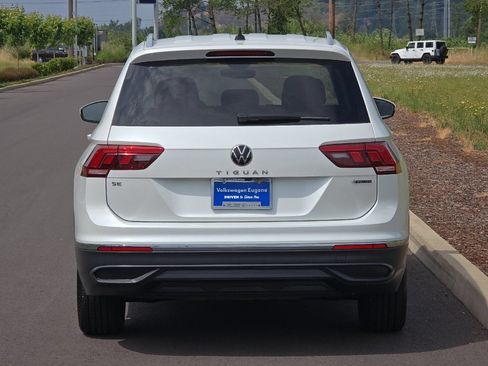 Used 2023 Volkswagen Tiguan SE AWD/4WD image 4