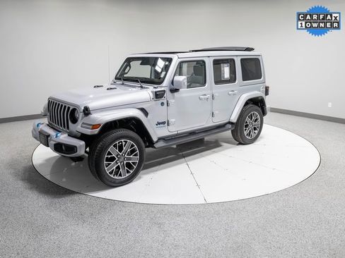 Used 2022 Jeep Wrangler Unlimited Sahara image 36