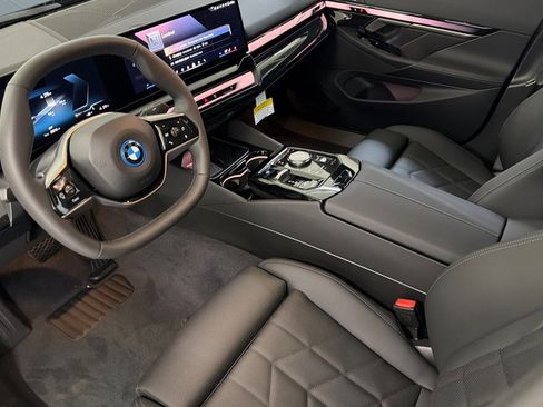New 2026 BMW i5 eDrive40 image 4