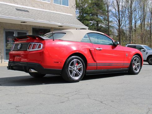 Used 2010 Ford Mustang GT RWD image 7