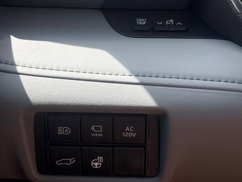 New 2026 Toyota Highlander Platinum image 26