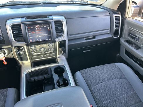 Used 2020 RAM 1500 Classic SLT w/ Luxury Group image 13
