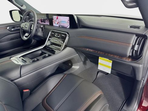 New 2026 Nissan Armada SL image 31