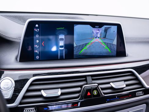 Used 2019 BMW 740i xDrive w/ Executive Package AWD/4WD image 25