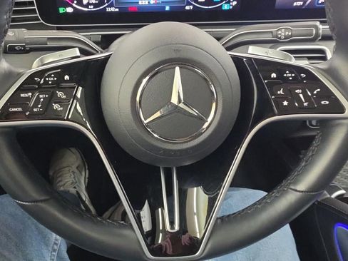 Used 2025 Mercedes-Benz GLE 450 4MATIC Coupe image 9