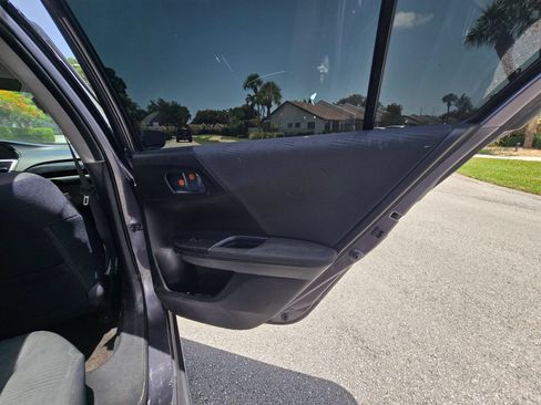 Used 2017 Honda Accord LX image 15