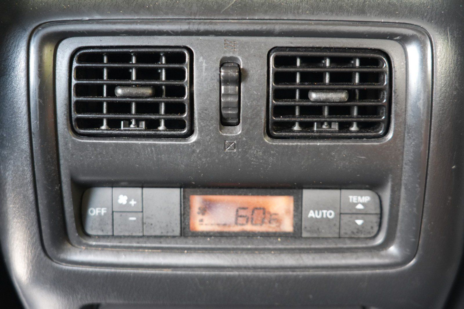 Used 2017 Nissan Pathfinder SV FWD image 30