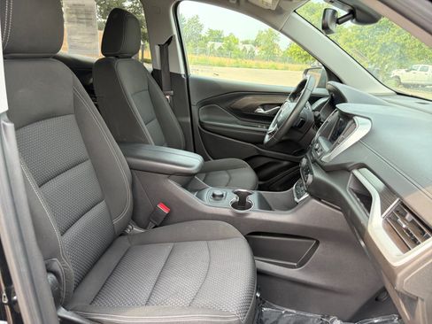 Used 2024 GMC Terrain SLE FWD image 28