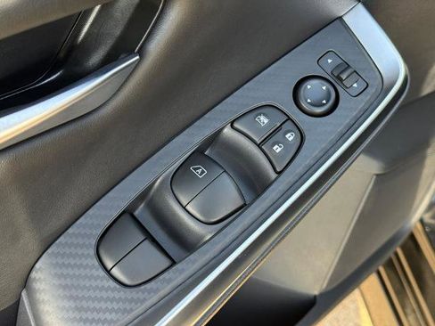 Certified 2025 Nissan Sentra SR w/ Midnight Edition image 18