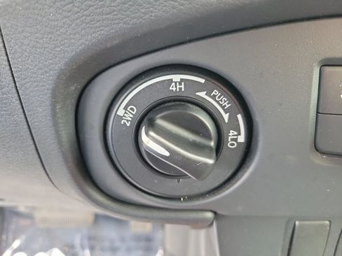 Used 2024 Nissan Frontier PRO-4X w/ Off-Road Protection Package AWD/4WD image 32