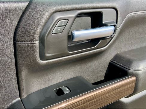 Used 2022 Chevrolet Silverado 1500 LT Trail Boss w/ LT Trail Boss Premium Package image 49