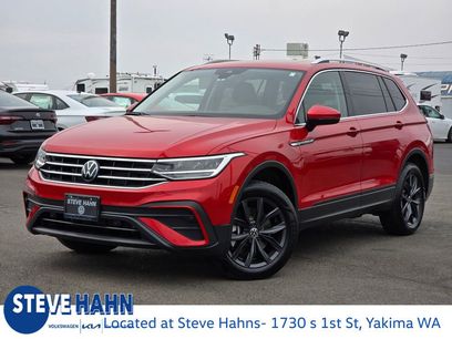 Used 2024 Volkswagen Tiguan SE w/ Panoramic Sunroof Package