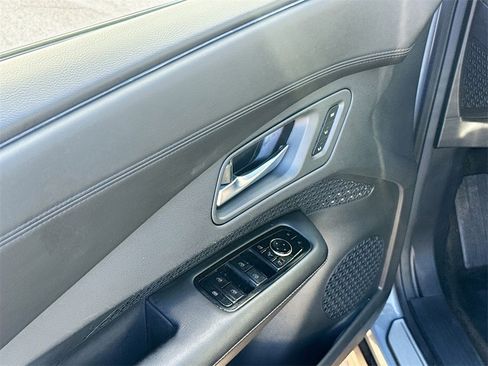 Used 2023 Nissan Ariya FWD image 19