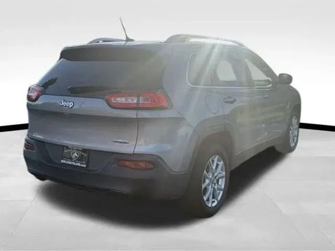 Used 2015 Jeep Cherokee Latitude FWD image 6