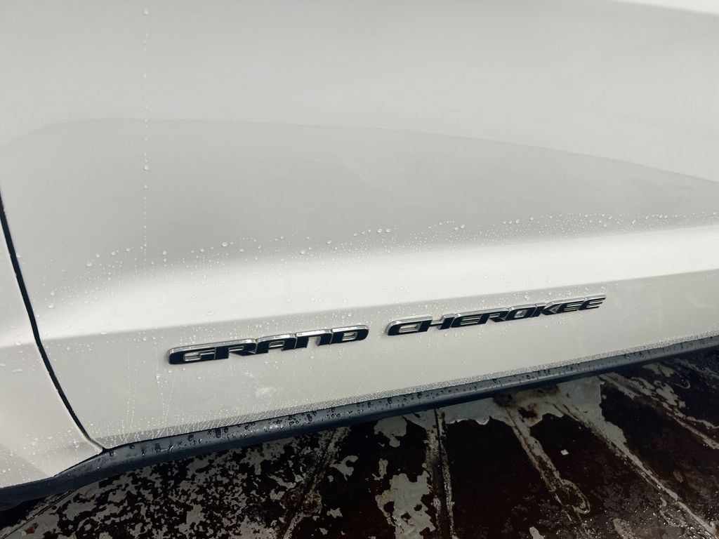 Used 2020 Jeep Grand Cherokee Laredo w/ Quick Order Package 2BN North AWD/4WD image 27