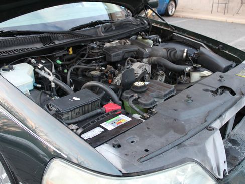 Used 2003 Lincoln Town Car Signature image 31