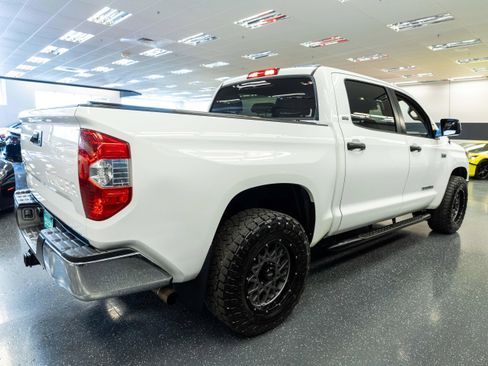 Used 2018 Toyota Tundra SR5 AWD/4WD image 5