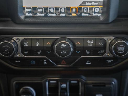 Used 2023 Jeep Wrangler Unlimited Sahara w/ Cold Weather Group AWD/4WD image 22