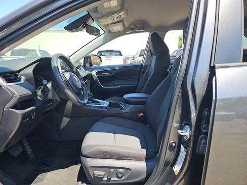 Used 2024 Toyota RAV4 XLE AWD/4WD image 5