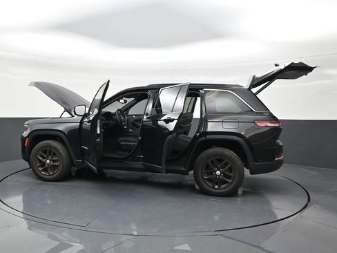 Used 2024 Jeep Grand Cherokee Laredo X w/ Luxury Tech Group I AWD/4WD image 30