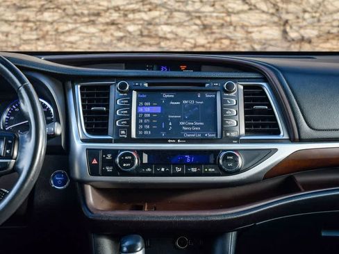 Used 2015 Toyota Highlander Limited Platinum image 14