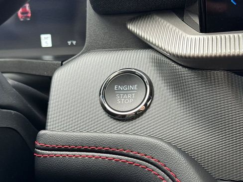 Used 2025 Ford Explorer ST image 25