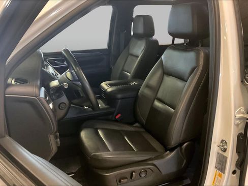 Used 2024 Chevrolet Tahoe Z71 w/ Luxury Package AWD/4WD image 7