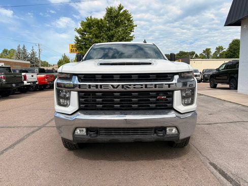 Used 2023 Chevrolet Silverado 2500 LT w/ Convenience Package AWD/4WD image 3