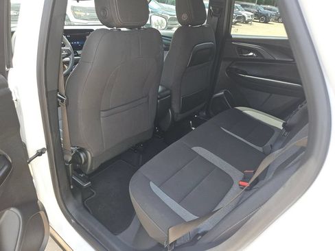 Used 2025 Chevrolet TrailBlazer LT AWD/4WD image 28