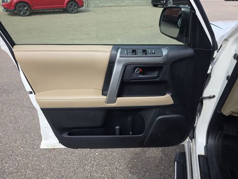 Used 2012 Toyota 4Runner SR5 w/ Convenience Pkg AWD/4WD image 29