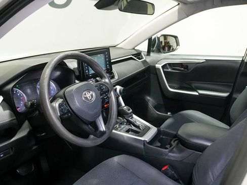 Used 2020 Toyota RAV4 LE FWD image 14