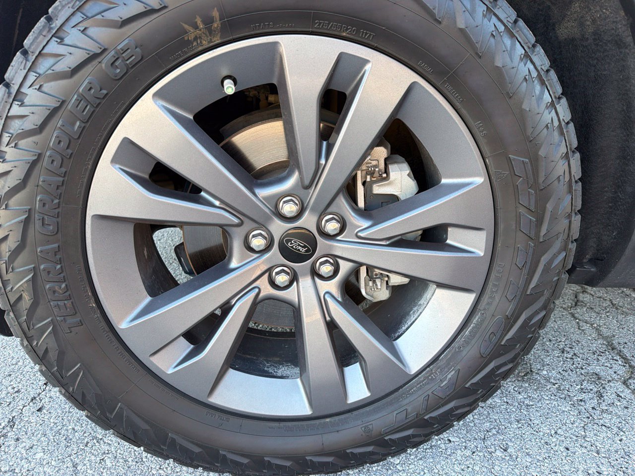 Used 2021 Ford Explorer XLT w/ Equipment Group 202A AWD/4WD image 14