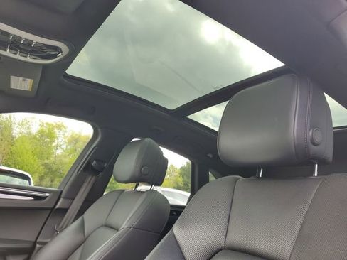 Used 2019 Porsche Macan AWD/4WD image 15