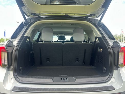 New 2026 Ford Explorer Active w/ Active Comfort Package RWD image 19