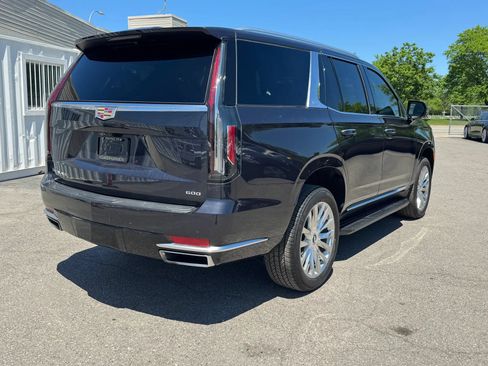 Used 2024 Cadillac Escalade Premium Luxury AWD/4WD image 5