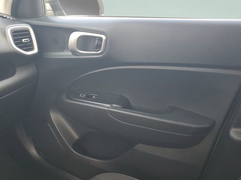 Certified 2023 Hyundai Venue SEL w/ Cargo Package image 16