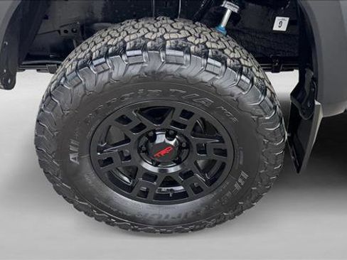 Used 2023 Toyota Tacoma TRD Off-Road image 9