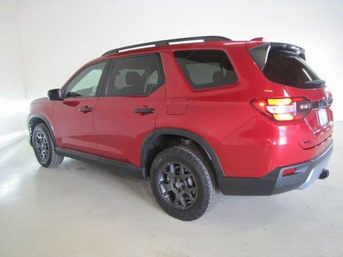 Certified 2023 Honda Pilot TrailSport image 23