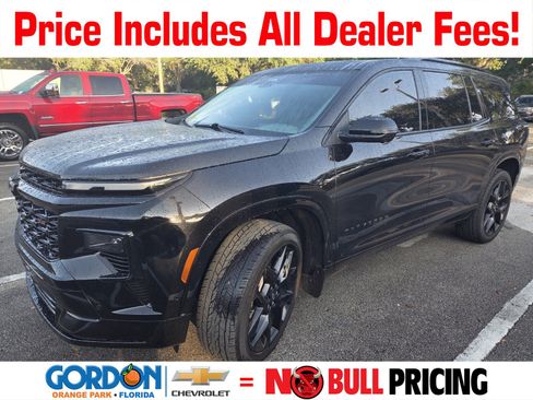 Used 2025 Chevrolet Traverse RS w/ LPO, Floor Liner Package AWD/4WD image 1