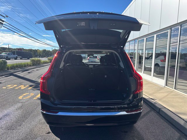 Certified 2024 Volvo XC90 T8 Plus w/ Protection Package Premier AWD/4WD image 11