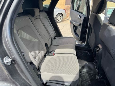 Used 2020 Ford Escape SE image 21