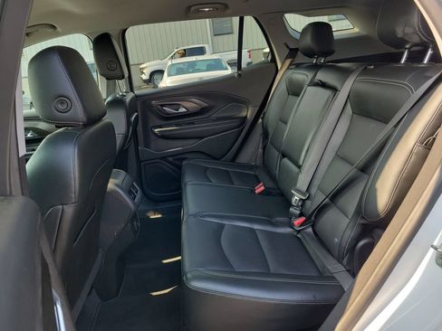 Used 2024 GMC Terrain SLT AWD/4WD image 15