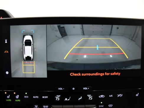 Used 2025 Subaru Solterra Limited w/ Limited Convenience Package image 16