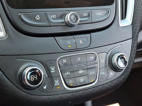 Certified 2025 Chevrolet Malibu LT FWD image 15