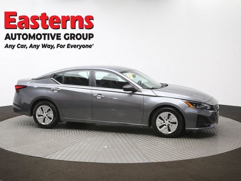 Used 2024 Nissan Altima 2.5 S image 46