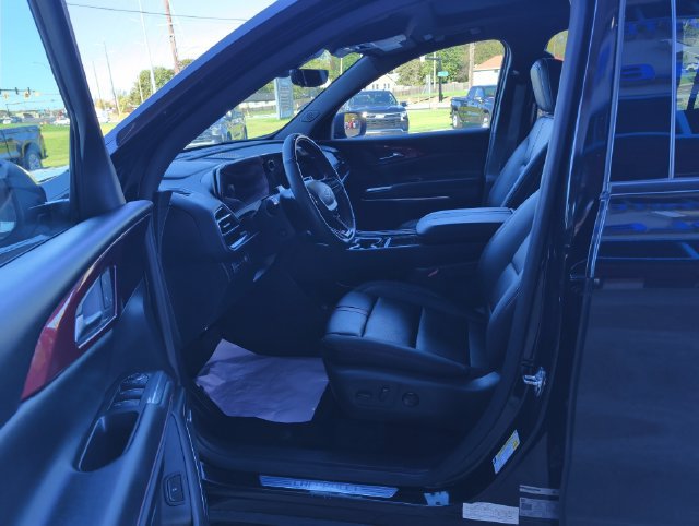 Used 2026 Chevrolet Traverse RS w/ LPO, Floor Liner Package AWD/4WD image 12