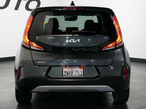 Used 2023 Kia Soul LX w/ LX Technology Package FWD image 4