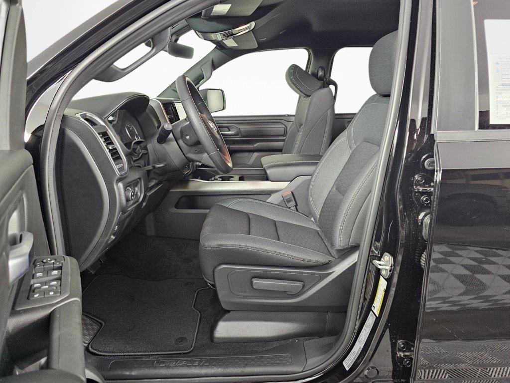 New 2026 RAM 1500 Express AWD/4WD image 19